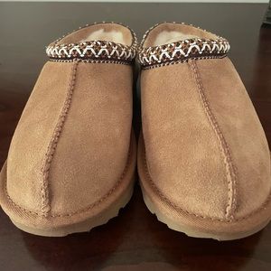 UGG Tasman YOUTH Size 13. New in box